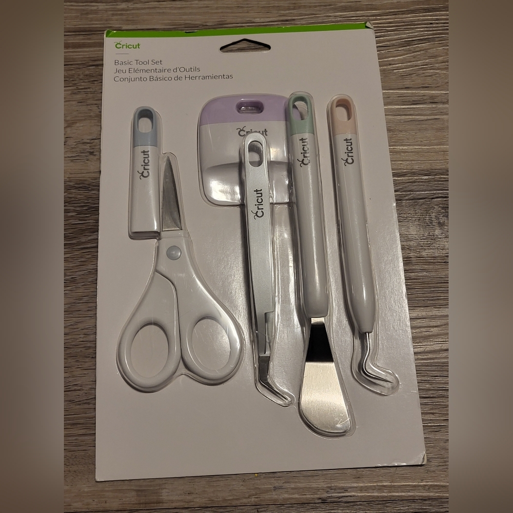 Cricut Essential Tool Set